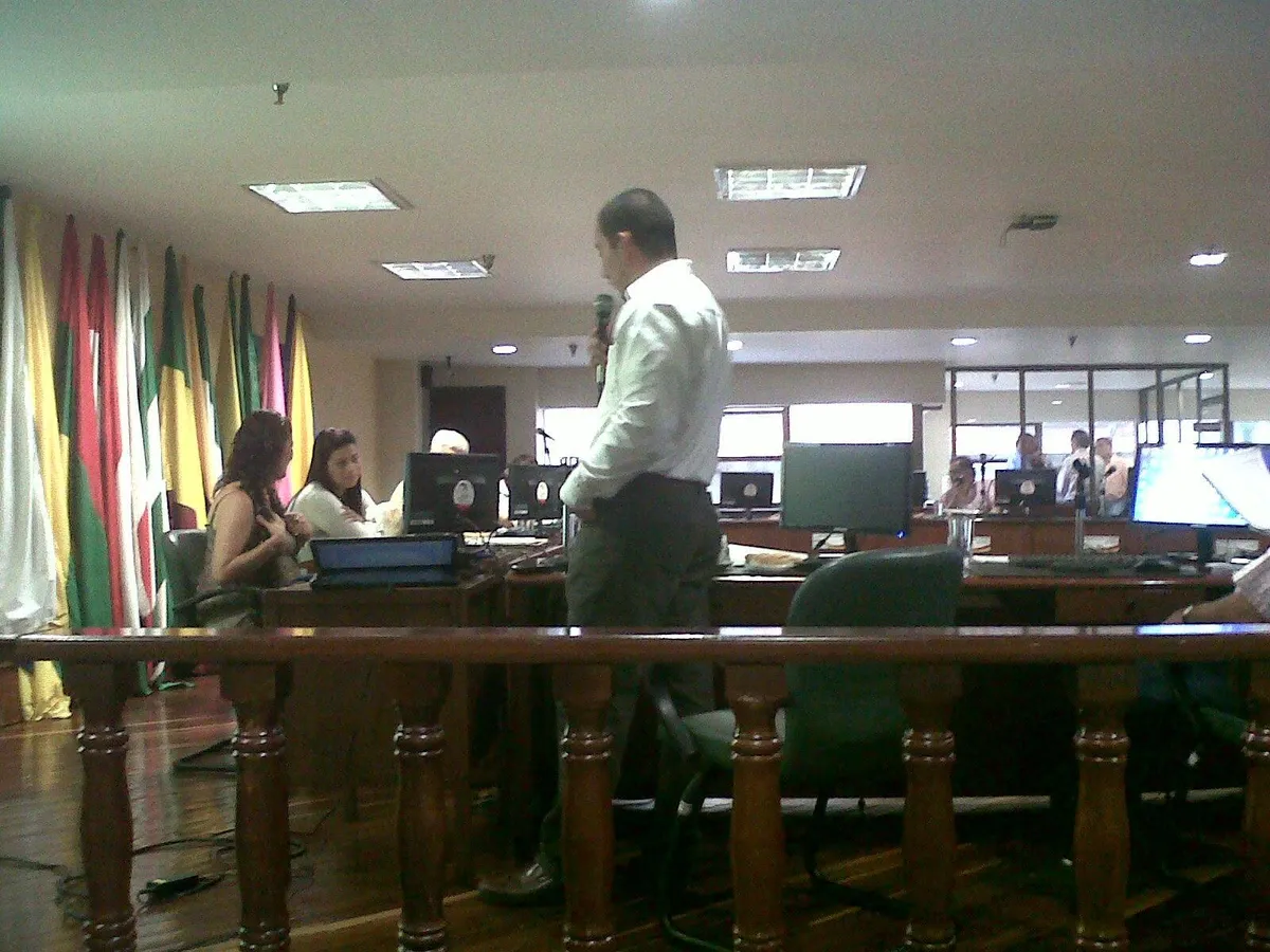Presentación del proyecto ante la Asamblea Departamental del Quindío en 2012